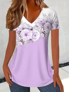 Details of the women casual v-neck short sleeve t-shirt featuring elegant floral print.