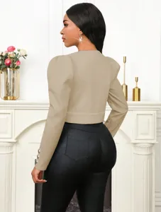 Vue détaillée de la veste cardigan courte femme à manches bouffantes, élégante et ajustée.