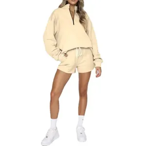 Set tuta casual da donna con felpa con zip a un quarto e pantaloncini comodi per l'uso quotidiano.