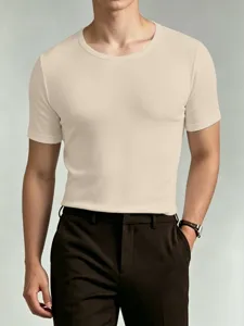 Men solid color short sleeve t-shirt basic top detail view, comfortable daily casual wear.