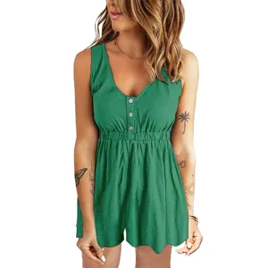 Détail de combinaison short unie décontractée d'été, combi-short sans manches élégante.