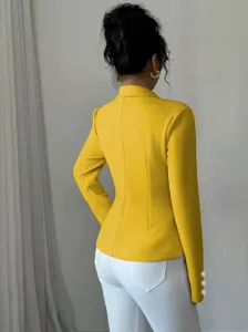 Chaqueta blazer de traje entallada amarilla para mujer con solapa y manga larga elegante.