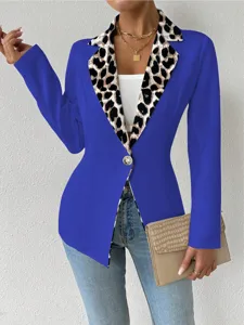 Veste de blazer élégante pour femme bleu roi avec revers léopard et bouton unique.