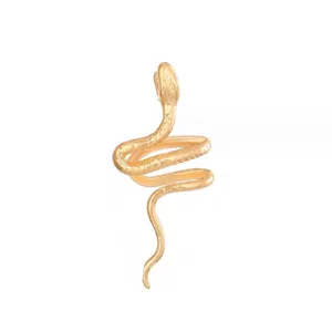 Goldene Schlangen Ohrmanschette für Damen, minimalistischer Ohrclip ohne Ohrloch, Schmuck.