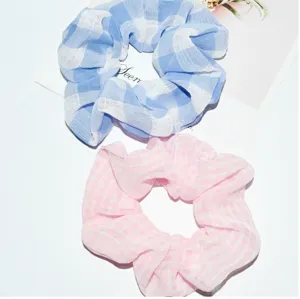Blauwe en roze geruite chiffon haarrekkers, zachte stoffen paardenstaart houders voor dames.