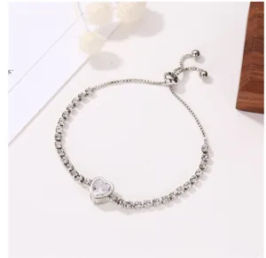 Zilveren tennisarmband met schitterend zirkonia hart en verstelbare ketting voor dames.