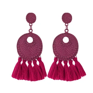 Vintage fuchsia kwast oorringen voor vrouwen mode statement hangende sieraden feest.