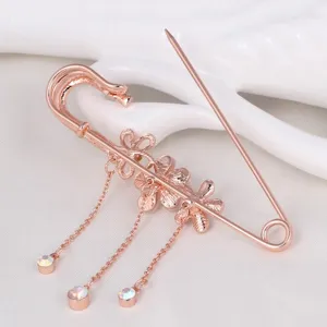 Roségoldene Blumen Sicherheitsnadel Brosche mit Kristallen, elegante Damenschmuck Brosche.