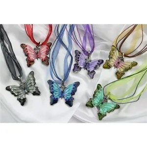 Vintage kleurrijke vlinder legering strass hanger ketting met multi strand lint koord voor vrouwen