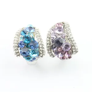 Prachtige kleurrijke kristallen statement ringen bezet met sprankelende strass steentjes.
