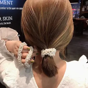 Elastico per Capelli a Perline di Moda con Perle Artificiali Elegante Scrunchie Accessorio per Donna Matrimonio Festa Quotidiano