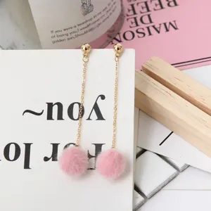Koreaanse Stijl Lange Pluche Bontbal Hangoorbellen Voor Vrouwen Gouden Ketting Legering Kunstbont Hangoorbellen Mode Sieraden Cadeau