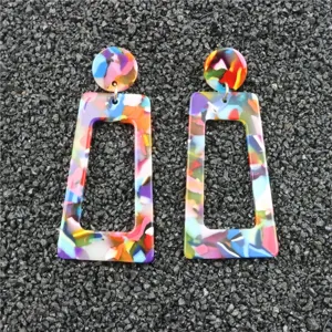 Kleurrijke geometrische acryl oorbellen vierkant, overdreven Europese en Amerikaanse mode juwelen.