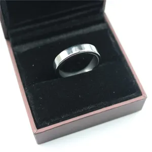Cross-border new magnetic ring simple multi-faceted metal jewelry for men and women.