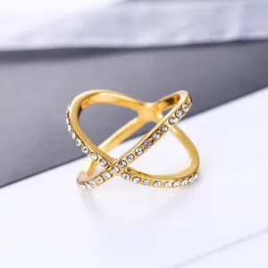 Vergulde crossover strass ring, glinsterend kristal geometrisch open design mode sieraden