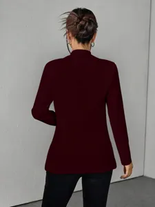 Rückansicht Detail eines einfarbigen taillierten Damen Blazers mit schlanker Passform und Schnitt.
