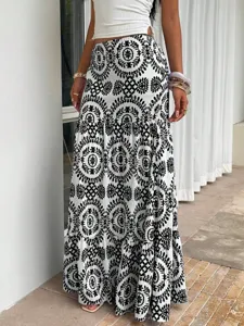 Boho black and white floral print long maxi skirt for summer beach and casual daily wear.
