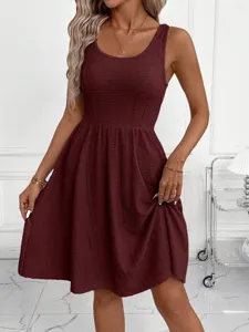 Summer casual women's solid color pleated sleeveless midi tank dress, detail view.