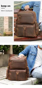 Vue détaillée du sac à dos en cuir vintage avec poches multiples et quincaillerie en métal.