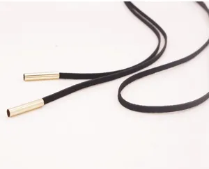 Collar de cordón de ante negro con extremos de tubo de metal dorado elegante largo suéter joya