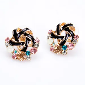 Orecchini a lobo mulinello stile coreano con smalto nero e bellissimi strass colorati.