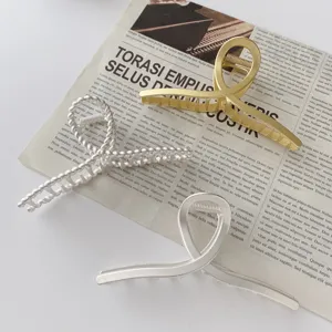 Metal hair claw clips detail showcase, minimalist elegant hairpin for women daily styling.
