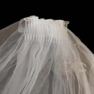 Witte bruidssluis met doorzichtige kam, dubbellaags tule haaraccessoire voor de bruid.
