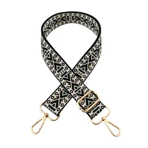 Sangle de sac ethnique jacquard, bandoulière réglable de 3.8 cm avec pièces métalliques dorées.