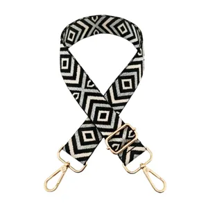 Sangle de sac réglable de 3,8 cm avec motif géométrique ethnique et boucles métalliques.