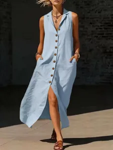 Ärmelloses V-Ausschnitt einreihiges Schlitz-Maxikleid in Hellblau, lässige Sommerkleidung.