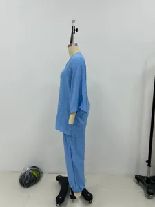 Conjunto informal holgado de dos piezas top de manga murciélago y pantalón detalle