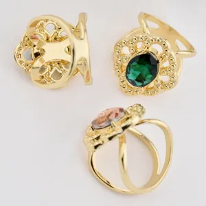 Vintage openwork floral silk scarf buckle with oval crystal gems for versatile shirt ribbons.