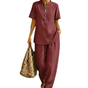 Conjunto de dos piezas de mujer casual color solido top manga corta y pantalones largos.