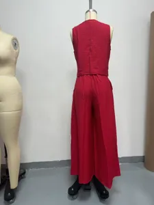 Completo Gilet E Pantaloni Larghi Rosso Da Donna Vista Dettaglio Retro Moda Casual