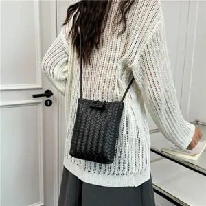 Femme mini sac bandoulière tissé élégant sac à main en cuir souple automne mode mignon.