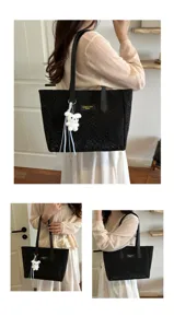 Sac cabas noir élégant imprimé léopard avec pendentif ours peluche mignon, grand.