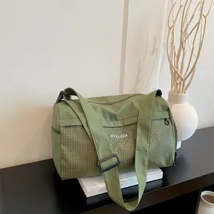 Women Large Capacity Travel Duffel Bag Fabric Urban Minimalist Lightweight Plaid Stitching Weekend Overnight Tote Gym Shoulder Bag For Travel Fitness