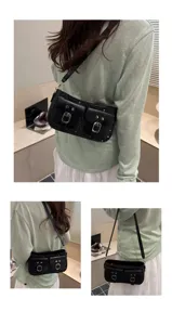 Borsa a spalla vintage nera da donna con due tasche con fibbia e stampa di stelle.