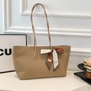 Borsa a shopper minimalista beige con foulard grande capacità borsa a spalla donna lavoro