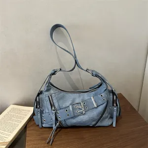Vintage Motorcycle Shoulder Bag For Women Retro PU Leather Large Capacity Tote Bag With Belt Buckle And Zipper Detail