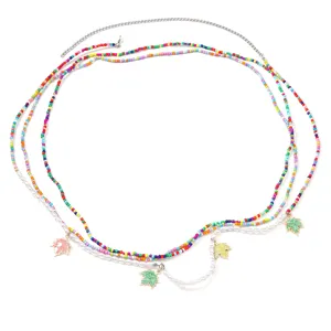 Catena da vita multicolore a più fili con perle e ciondoli a forma di foglia d'acero.