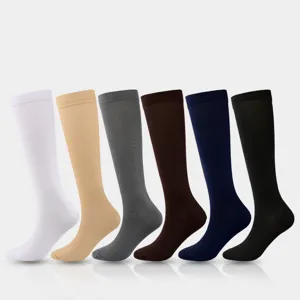 Lot de 6 chaussettes de compression sport pour course, cyclisme et soutien mollet couleurs.