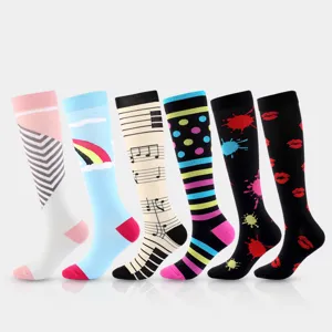 Unisex Athletische Kompressionsstrümpfe Atmungsaktives Nylon Sport Laufen Lange Strümpfe Bunt Gedruckt Beinstütze