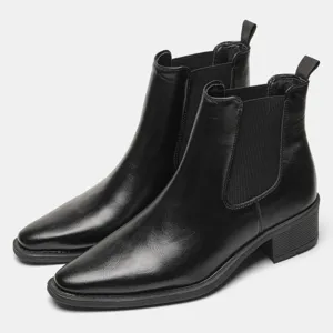 Elegante Herren Chelsea-Boots aus schwarzem Leder mit spitzer Zehenpartie