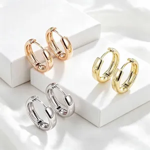 Minimalistische Geometrische Creolen Kupferlegierung Hochglanzpolierte Runde Huggie Ohrringe Leichter Schmuck Damen