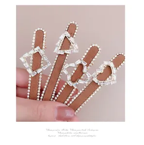 Retro rhinestone hair clips set, elegant brown fabric geometric crystal side hairpin for women.