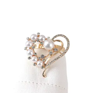 Elegante portatovaglioli a forma di cuore dorato con perle bianche e strass lucidi