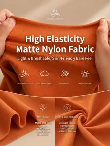Detailansicht von nahtlosem, hochelastischem, mattem Nylonstoff in Terrakotta-Orange