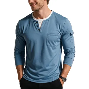 Detail van heren T-shirt met lange mouwen, nep-tweedelig ontwerp en Henley V-hals