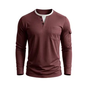 Gedetailleerd overzicht van bordeauxrood shirt met lange mouwen en dubbele V-hals